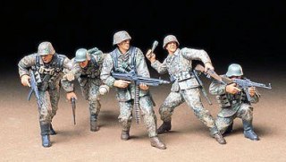 Model plastikowy zestaw żołnierzy german front line infantrymen
