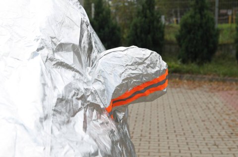 Plandeka pokrowiec na samochód - rozmiar m amio-01110