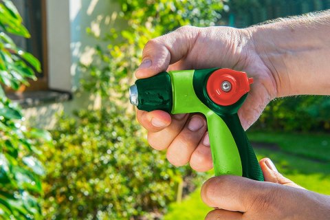 Zraszacz pistoletowy regulowany z płynna regulacją strumienia Zraszacz pistoletowy regulowany z płynna regulacją strumienia