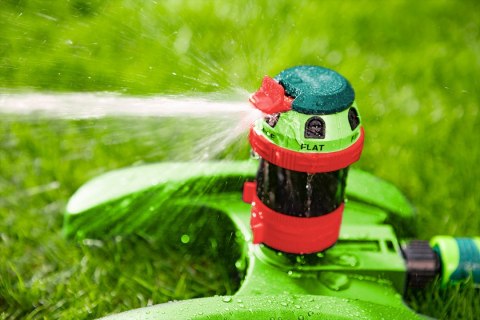 Zraszacz sektorowy, 6- funkcyjny z napędem, regulowany zasięg Zraszacz sektorowy, 6- funkcyjny z napędem, regulowany zasięg