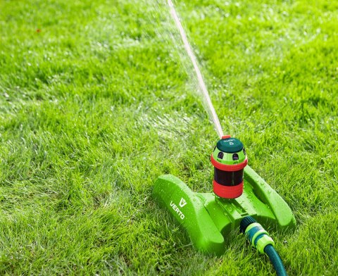 Zraszacz sektorowy, 6- funkcyjny z napędem, regulowany zasięg Zraszacz sektorowy, 6- funkcyjny z napędem, regulowany zasięg