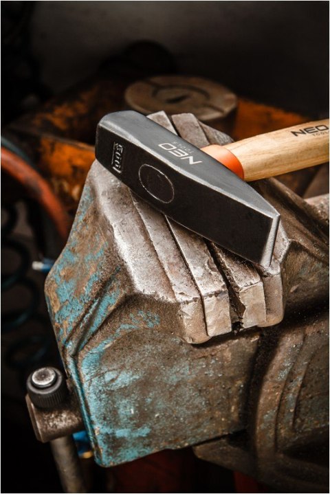 Młotek ślusarski 1500 g, trzonek jesionowy