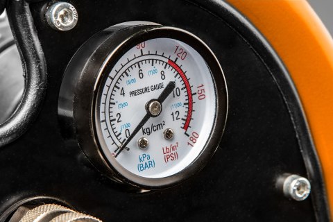 Kompresor olejowy pionowy 40 l, 230V