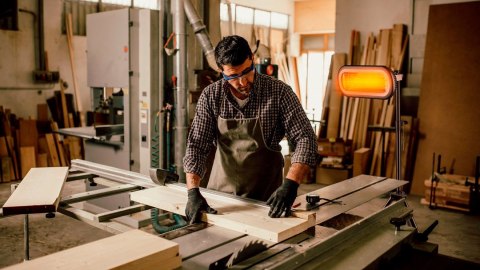 Promiennik 2000W, IP65, element grzejny low glare amber lamp Promiennik 2000W, IP65, element grzejny low glare amber lamp