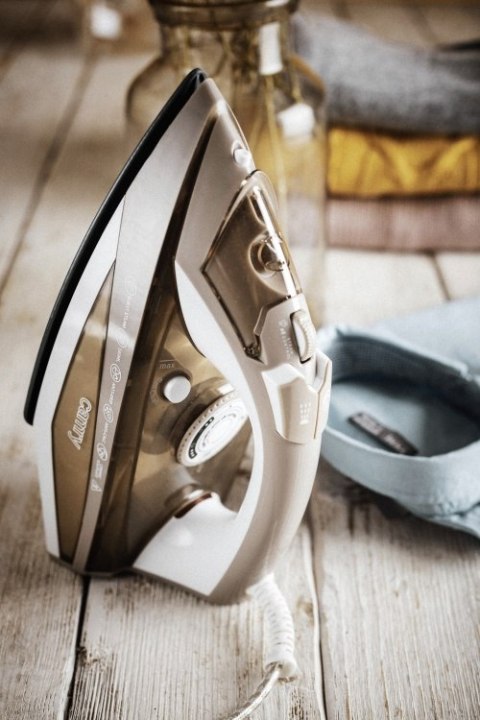 CR 5018 Żelazko 3000 w