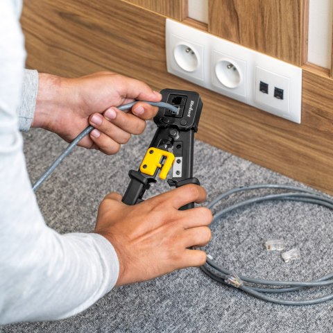 Zaciskarka wtyków przelotowych RJ45, RJ12, RJ11 Zaciskarka wtyków przelotowych RJ45, RJ12, RJ11