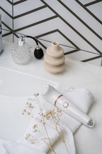 AD 2178 Urządzenie do masażu i oczyszczania twarzy