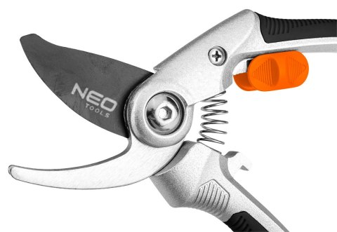 Sekator by-pass 210 mm, zakres do 20 mm, aluminiowy, uchwyt pokryty gumą TPR Sekator by-pass 210 mm, zakres do 20 mm, aluminiowy, uchwyt pokryty gumą TPR