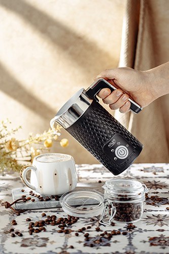 AD 4494 black Spieniacz do mleka - spienianie i podgrzewanie (latte i cappucino)