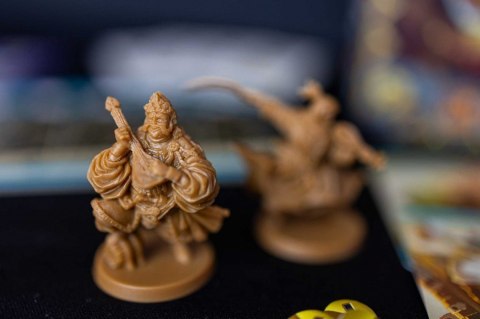 Gra massive darkness 2: bardowie i konstruktorzy kontra metalowy anioł - dodatek