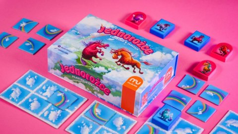 Gra jednorożce. pojedynek w chmurach