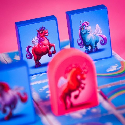 Gra jednorożce. pojedynek w chmurach