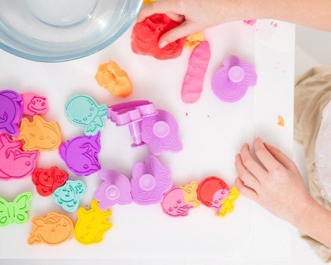 Masa plastyczna misiolina 2x50g 2 foremki pomarańczowy żółty Masa plastyczna misiolina 2x50g 2 foremki pomarańczowy żółty