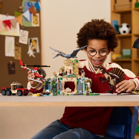 Klocki jurassic world 76976 powietrzna misja z kecalkoatlem i spinozaurem