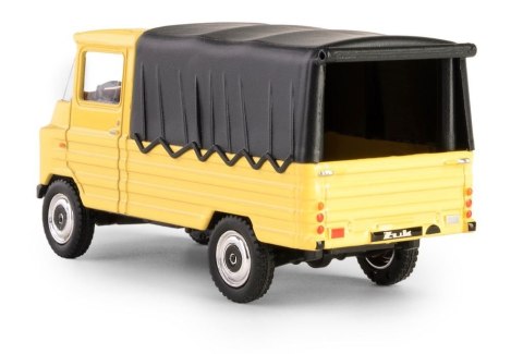 Pojazd prl Żuk Żółty