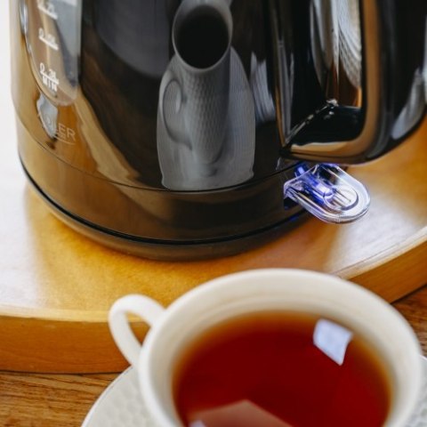 AD 1380b Czajnik elektryczny 1,0 l | strix | obrotowa podstawa |