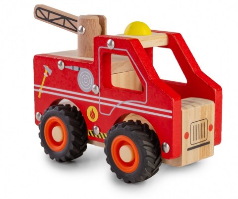 Drewniane auto z oponami straż pożarna