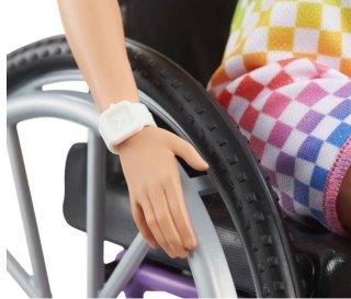 Lalka barbie fashionistas na wózku strój w kratkę