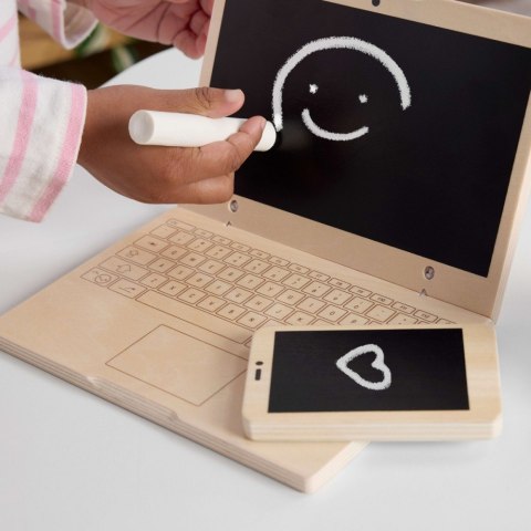 Praca zdalna biuro malucha drewniane