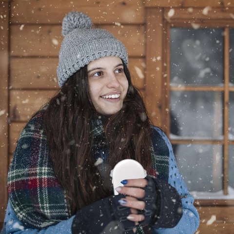 DA307A Przenośny ogrzewacz dłoni czarny